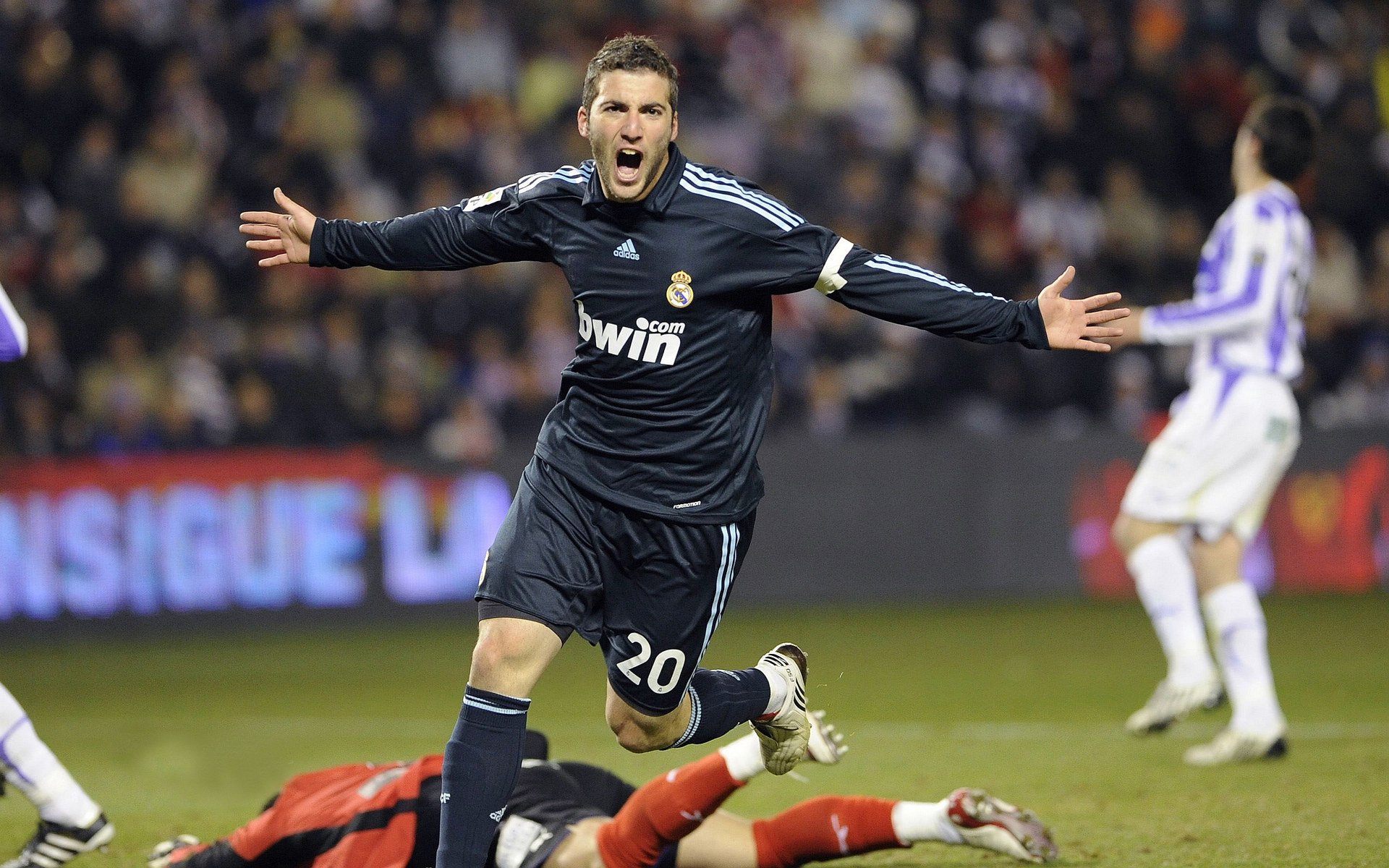 电竞赛事粉丝互动体验提升，电竞圈粉丝叫什么